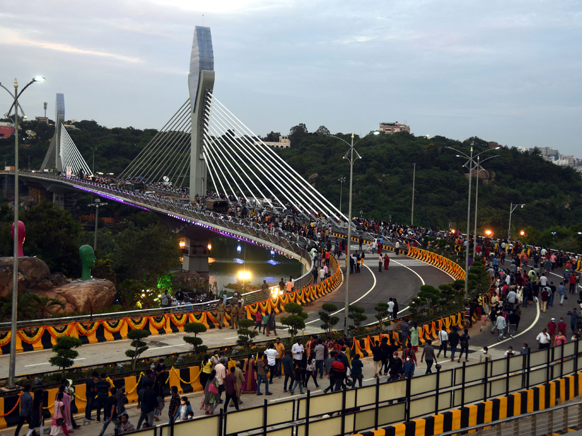 Durgam Cheruvu Bridge Night View Photos - Sakshi12