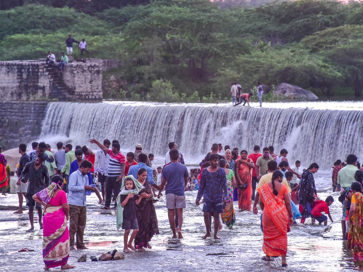 PV Sindhu visits Nagarjuna Sagar with family Photo Gallery - Sakshi14