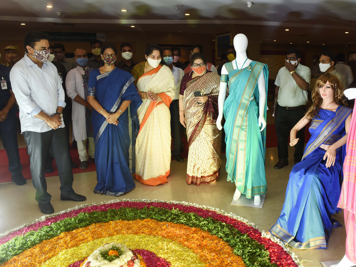 Bathukamma Sarees Expo 2020 Photo Gallery - Sakshi4