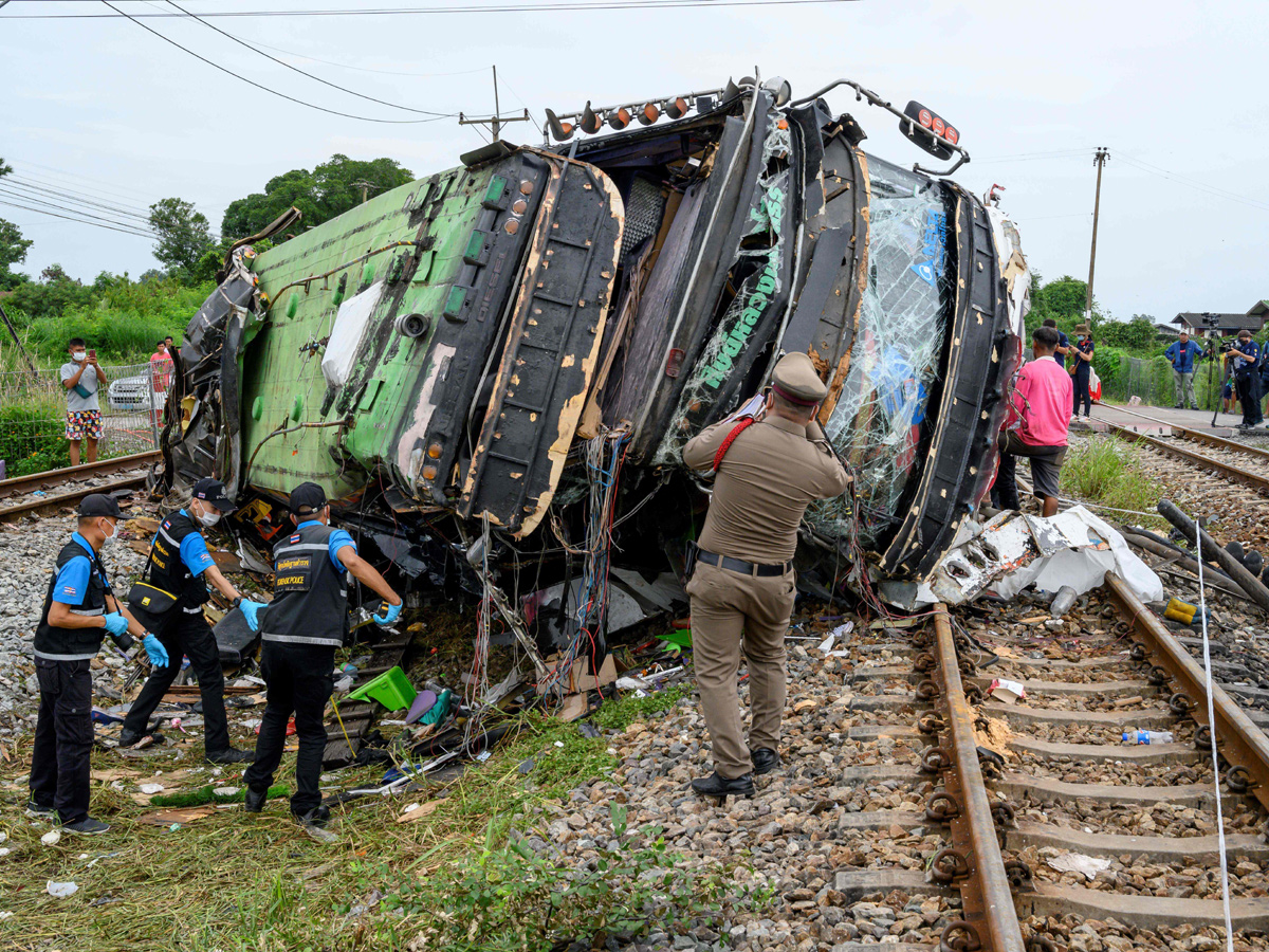 thailand bus crash Photo Gallery - Sakshi7