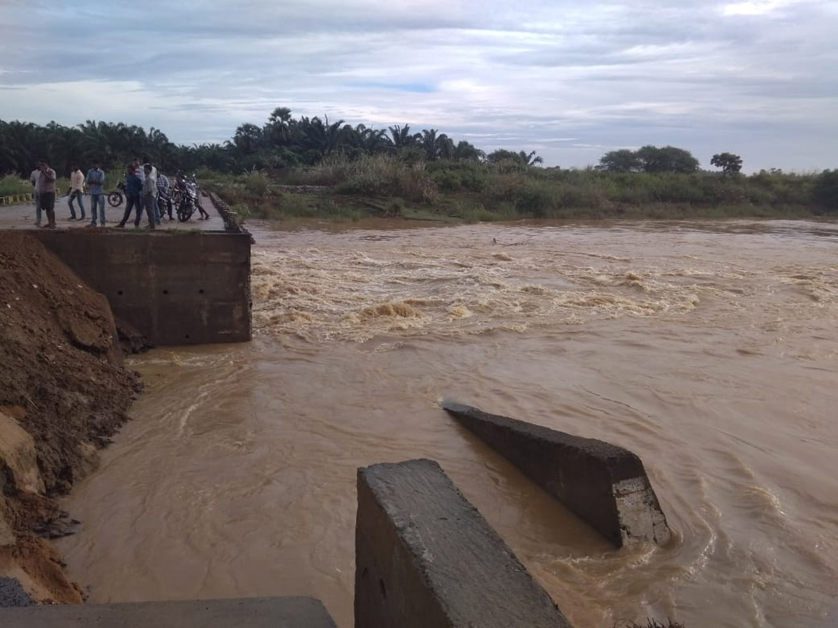 Heavy Rain Warning Issued For Andhra Pradesh Photos - Sakshi12