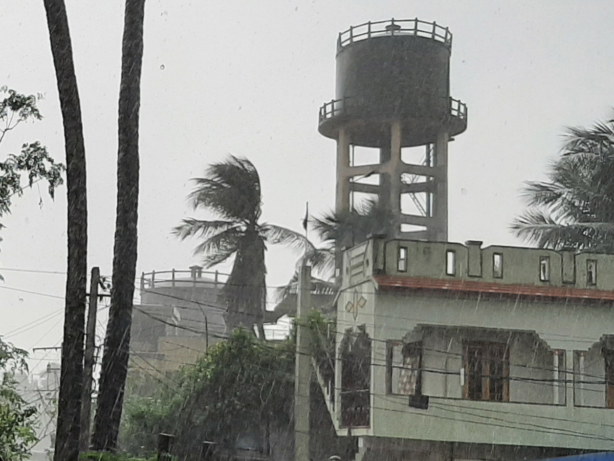 Heavy Rain Warning Issued For Andhra Pradesh Photos - Sakshi14