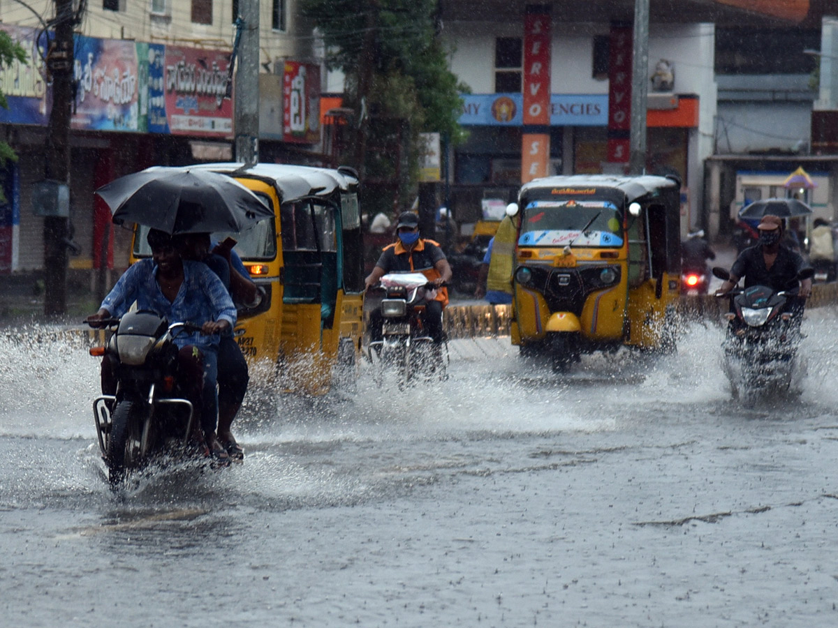 Heavy Rain Warning Issued For Andhra Pradesh Photos - Sakshi25