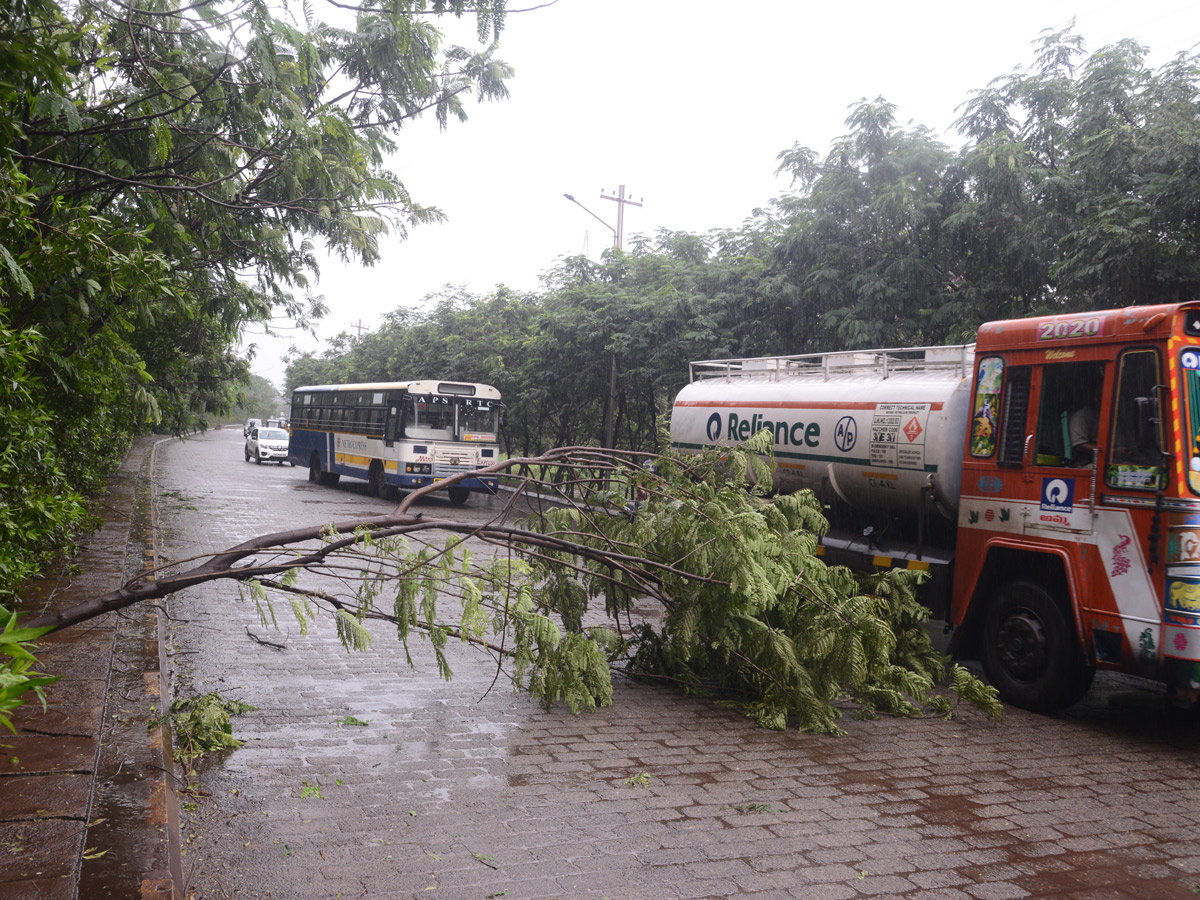 Heavy Rain Warning Issued For Andhra Pradesh Photos - Sakshi3