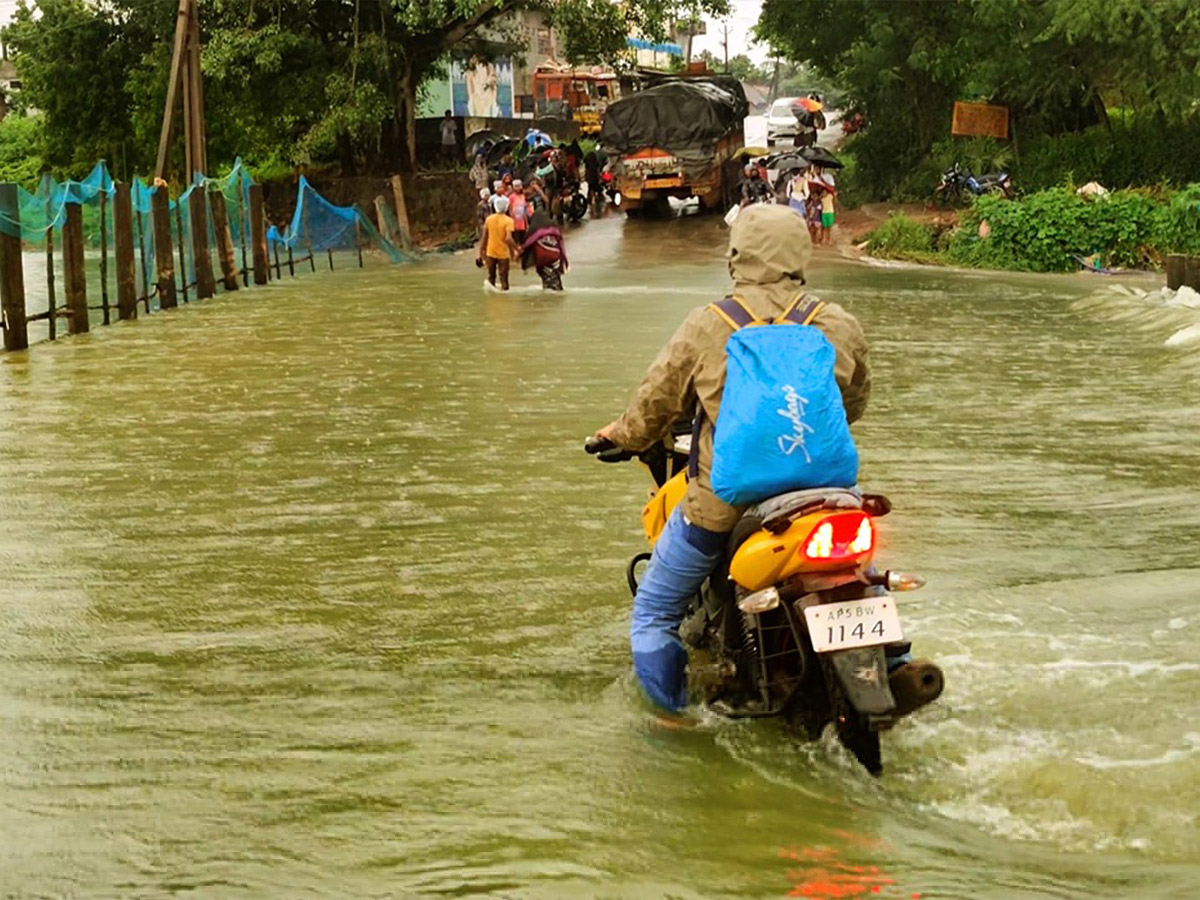 Heavy Rain Warning Issued For Andhra Pradesh Photos - Sakshi33