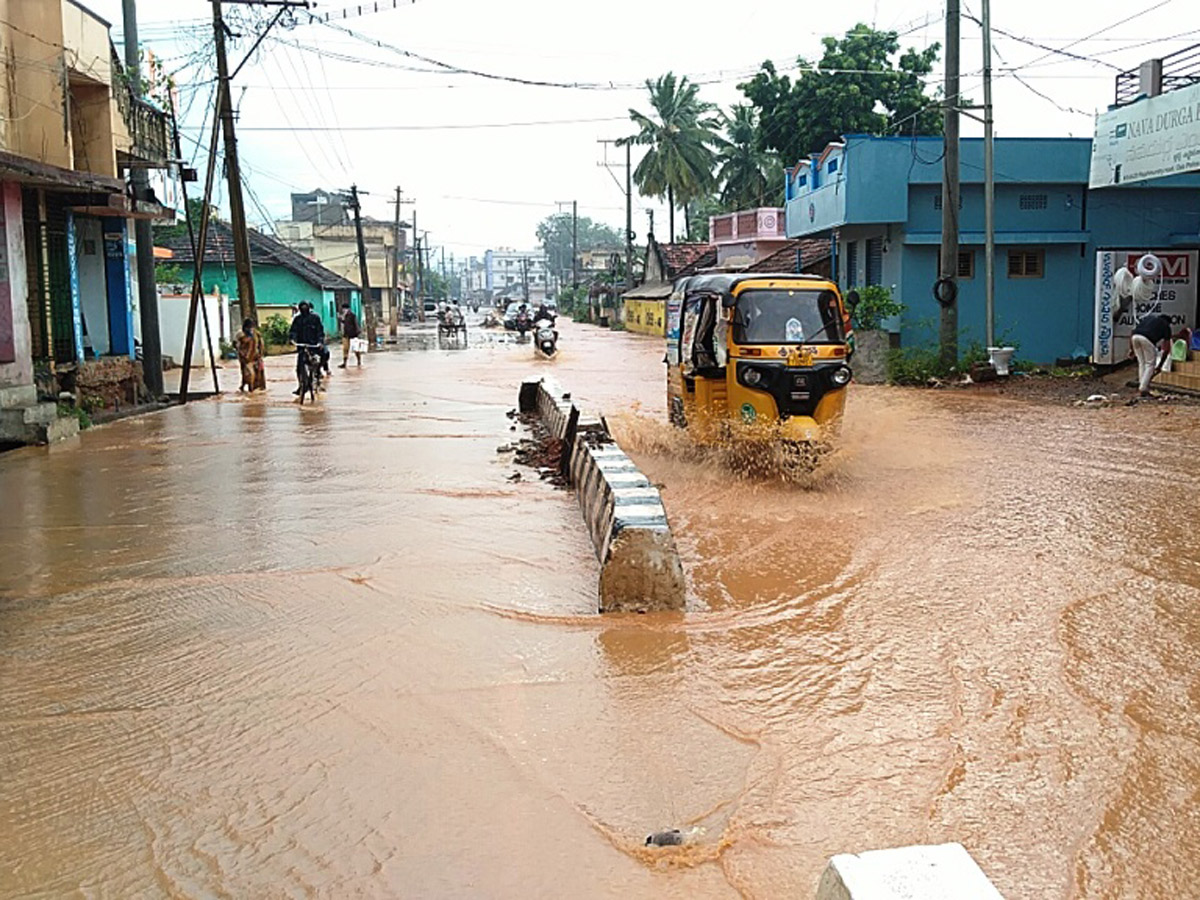 Heavy Rain Warning Issued For Andhra Pradesh Photos - Sakshi4