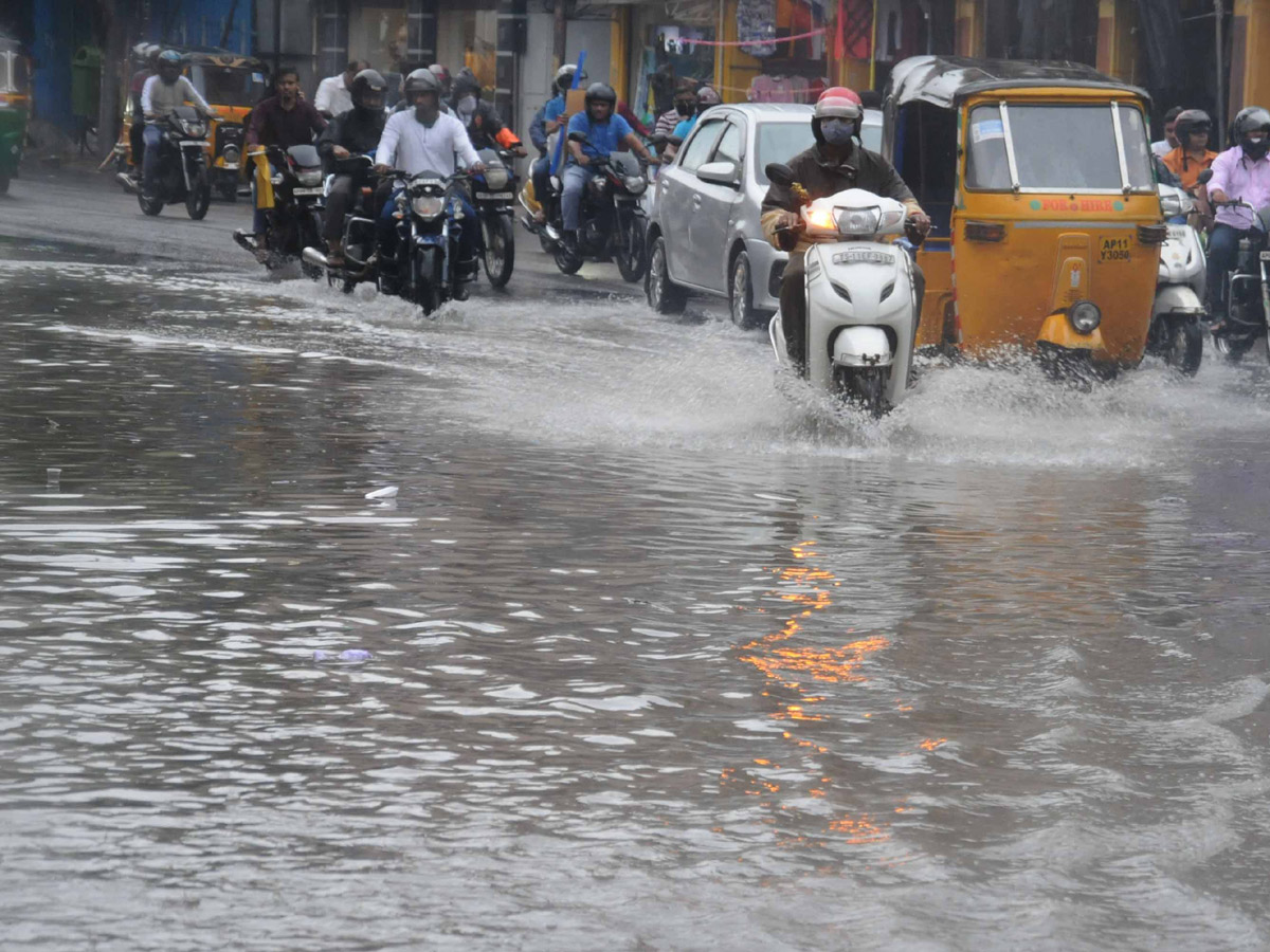 heavy rains in hyderabad - Sakshi12