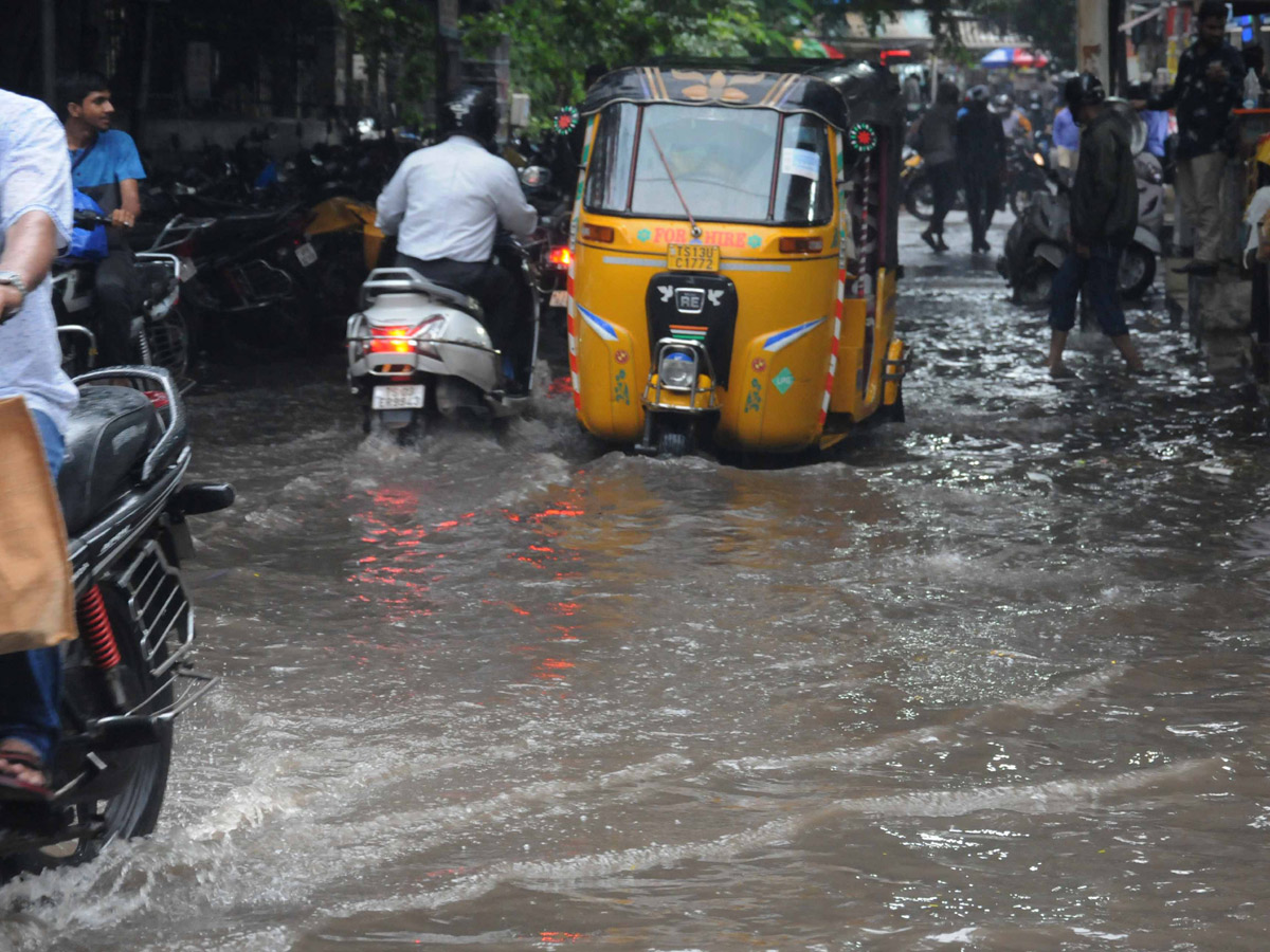 heavy rains in hyderabad - Sakshi14