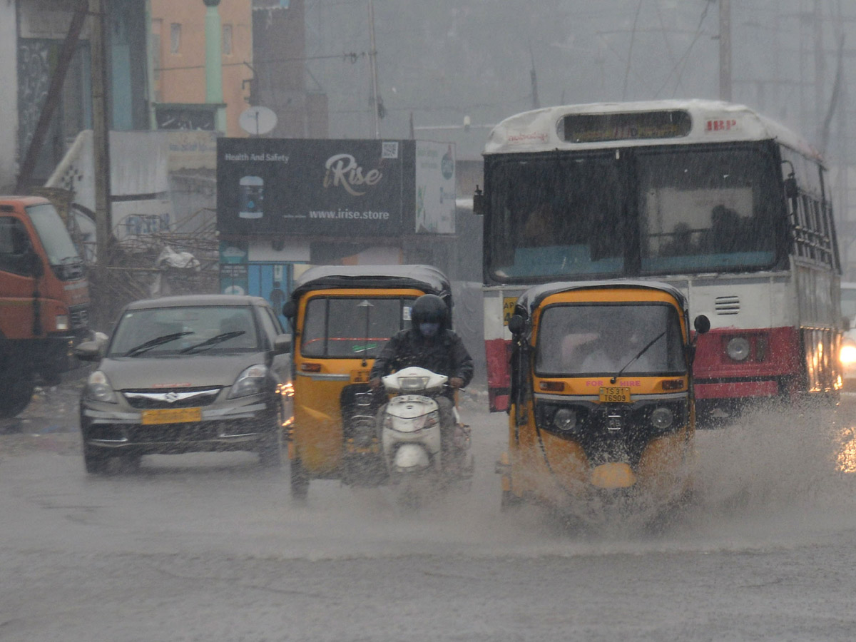 heavy rains in hyderabad - Sakshi19