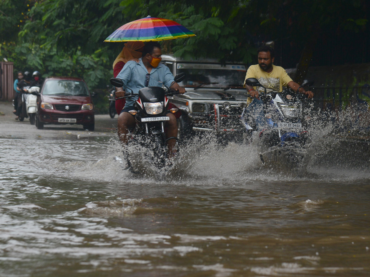 heavy rains in hyderabad - Sakshi27