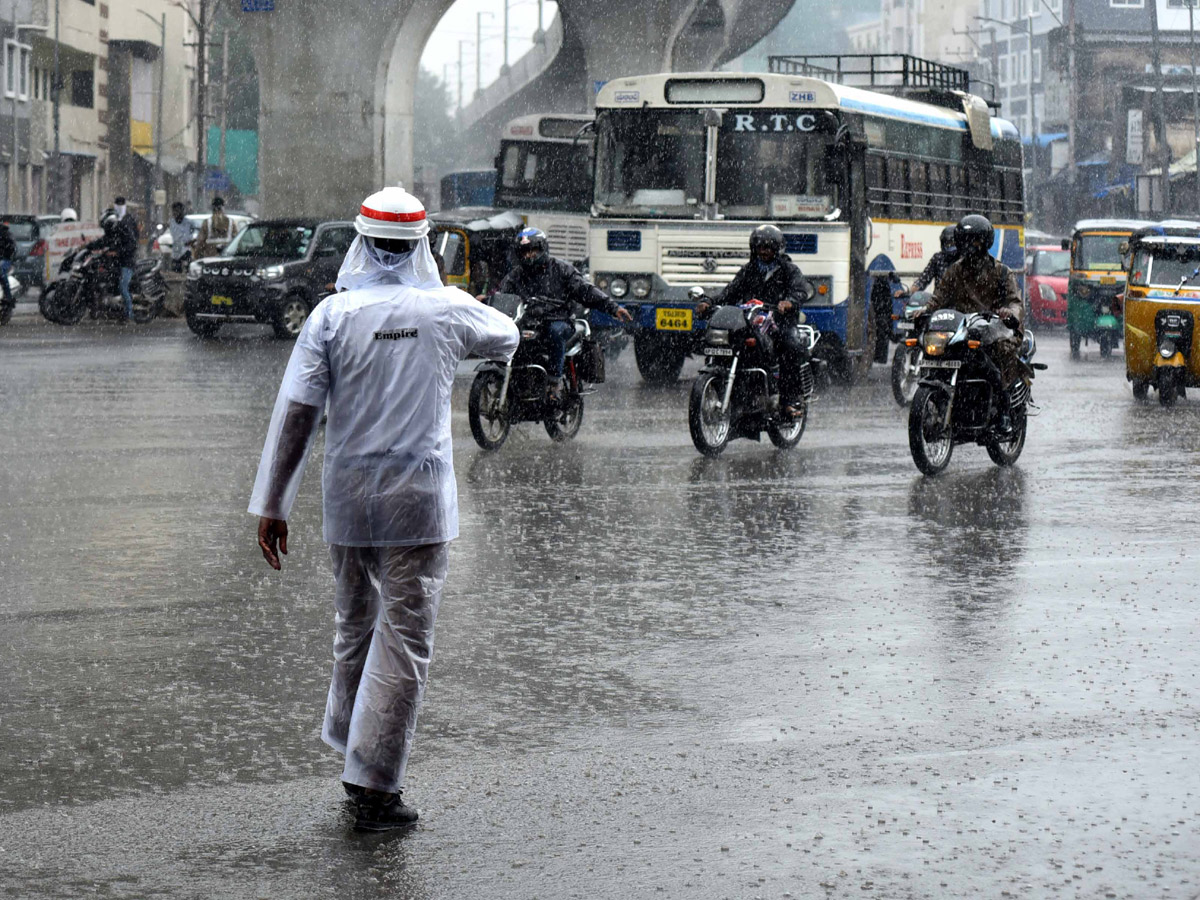 heavy rains in hyderabad - Sakshi8