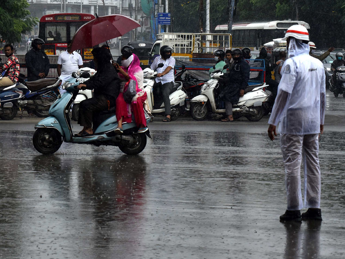 heavy rains in hyderabad - Sakshi9