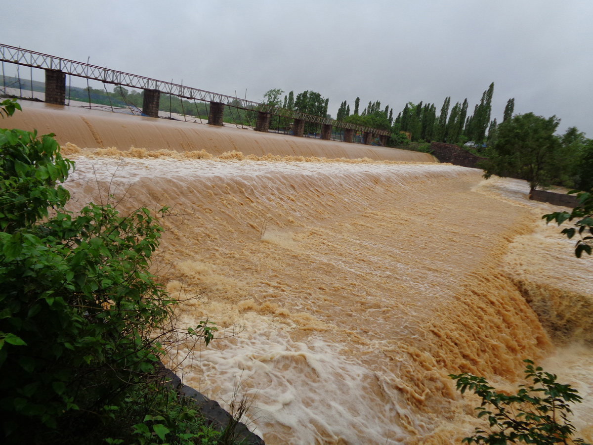 Heavy Rain In Andhra Pradesh Telangana - Sakshi1