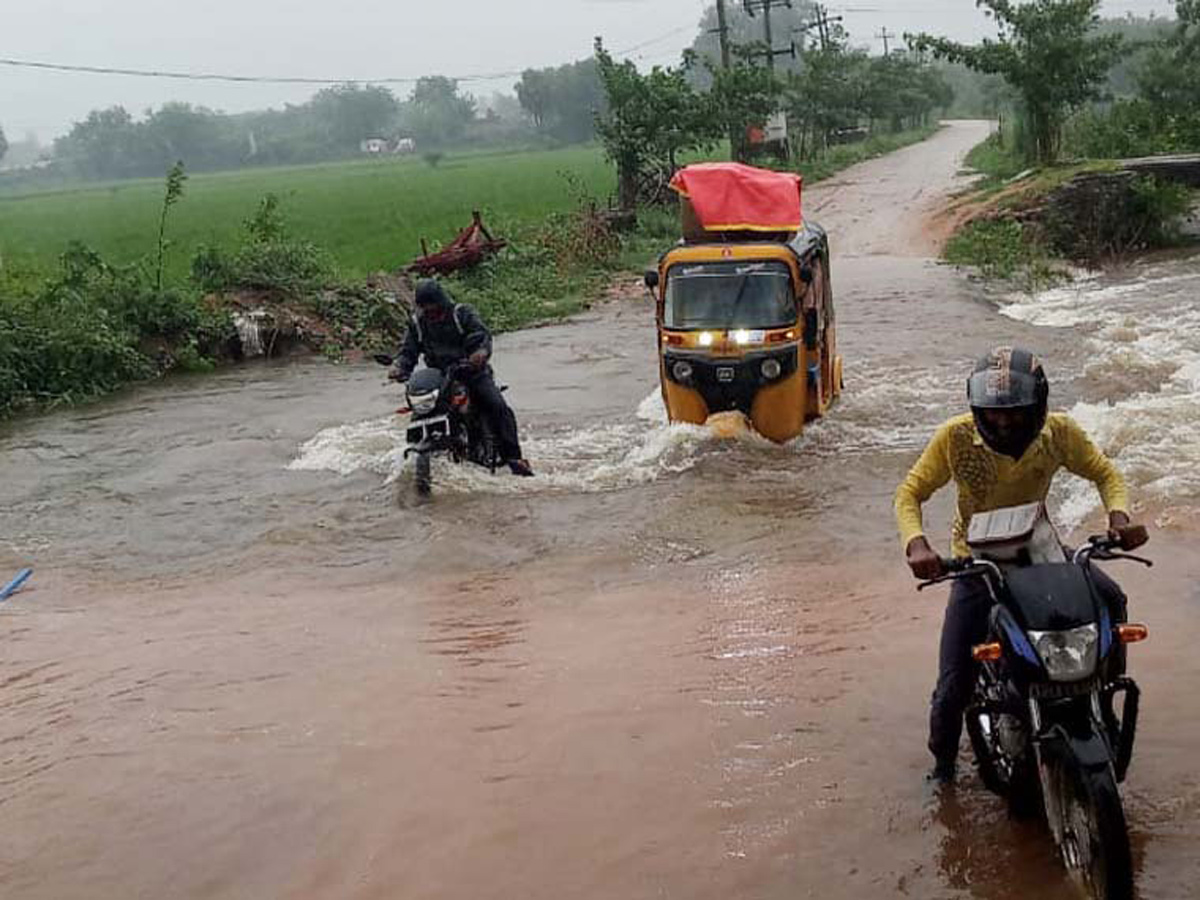 Heavy Rain In Andhra Pradesh Telangana - Sakshi7