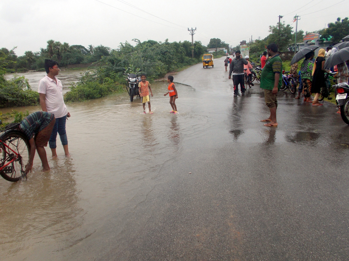 Heavy Rain In Andhra Pradesh Telangana - Sakshi11