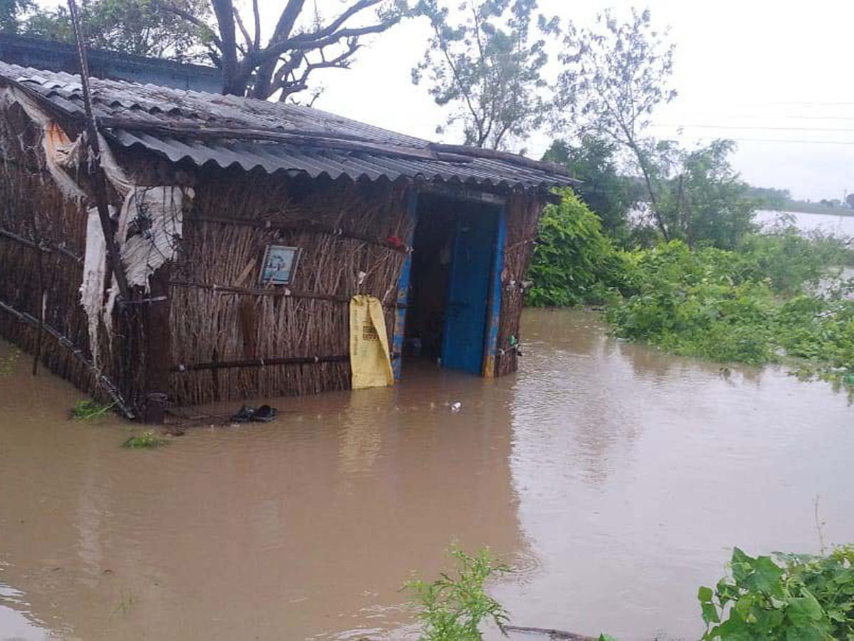 Heavy Rain In Andhra Pradesh Telangana - Sakshi15