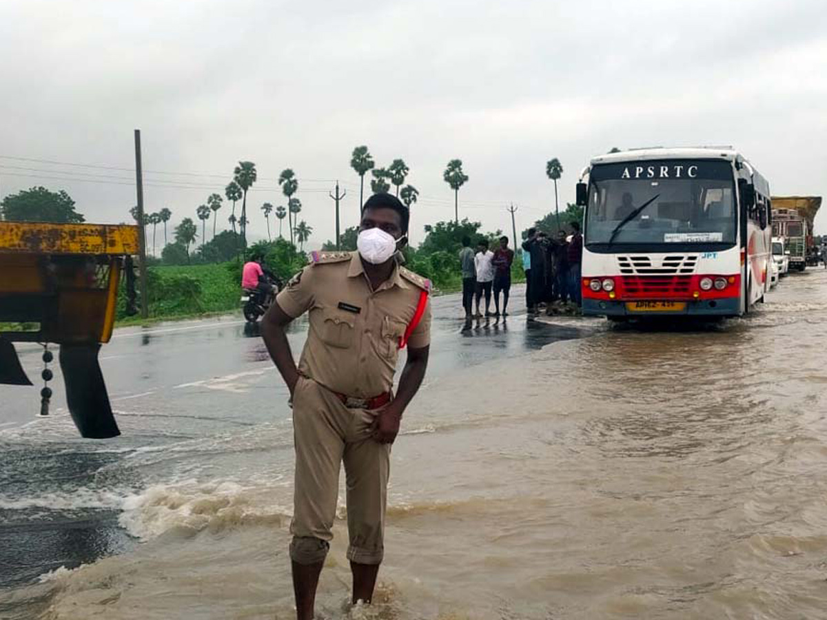 Heavy Rain In Andhra Pradesh Telangana - Sakshi26