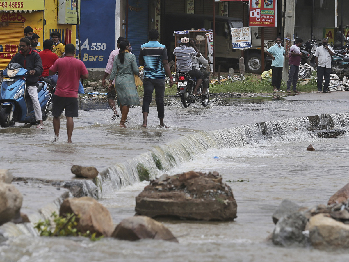 Heavy rains in Hyderabad Photos - Sakshi11