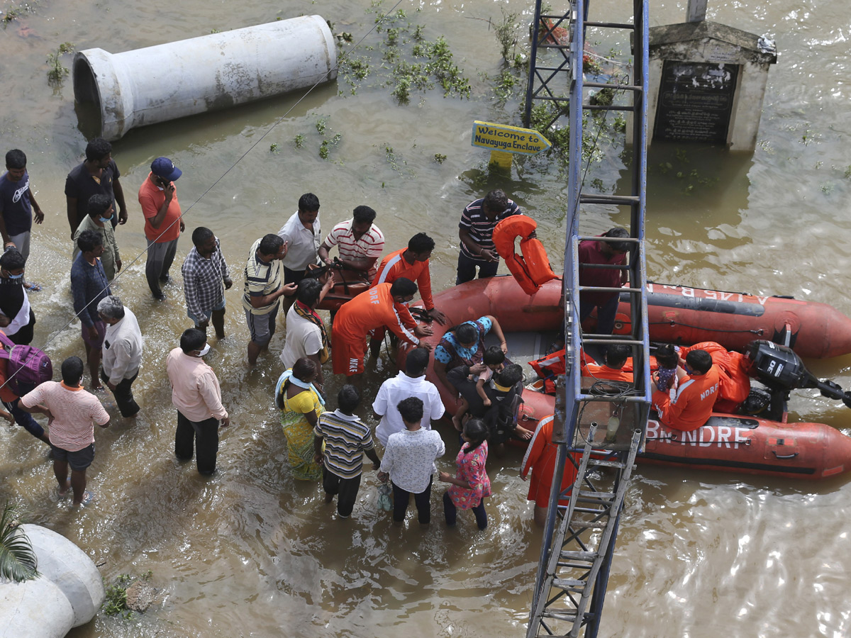 Heavy rains in Hyderabad Photos - Sakshi18