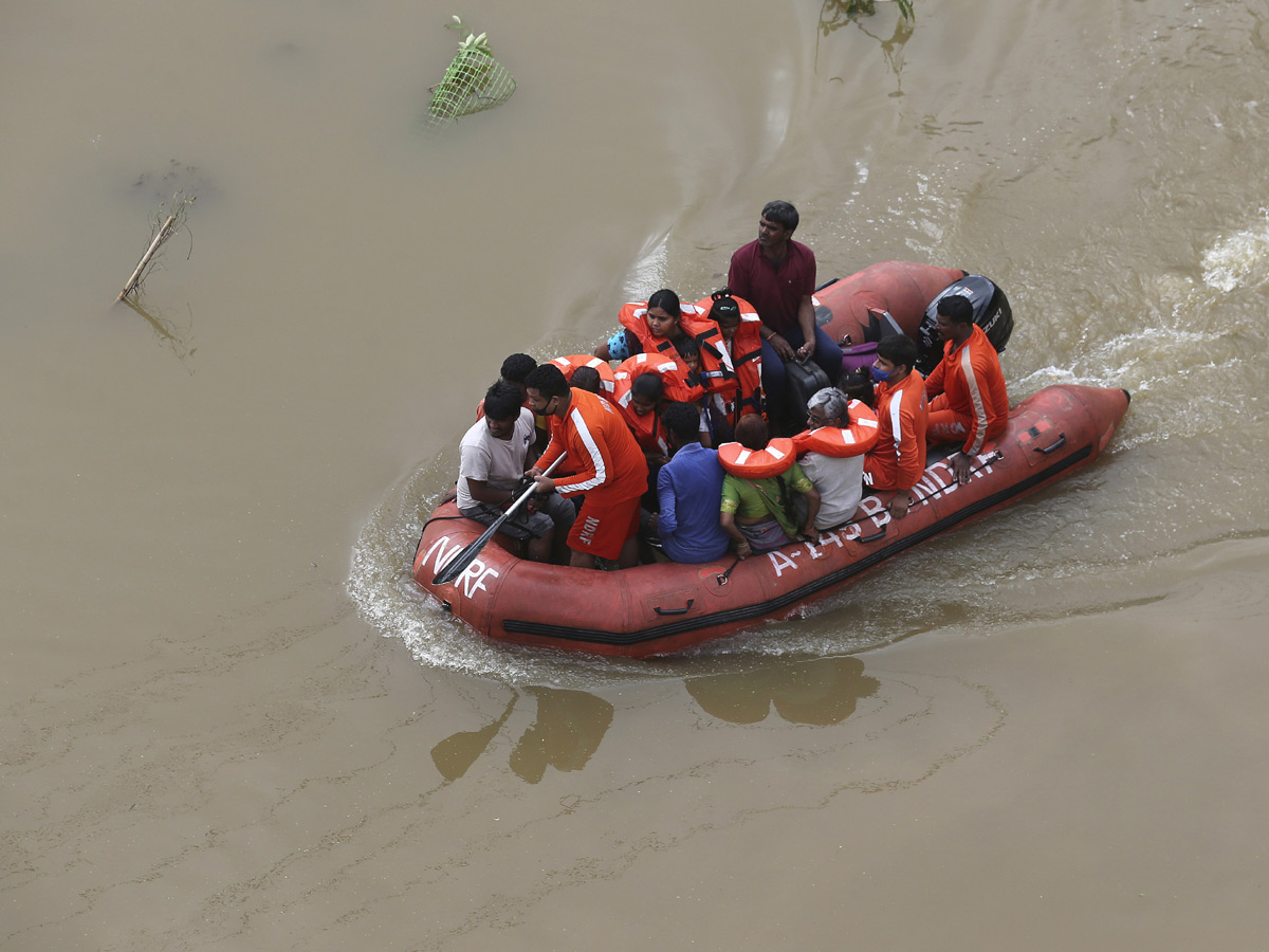 Heavy rains in Hyderabad Photos - Sakshi19