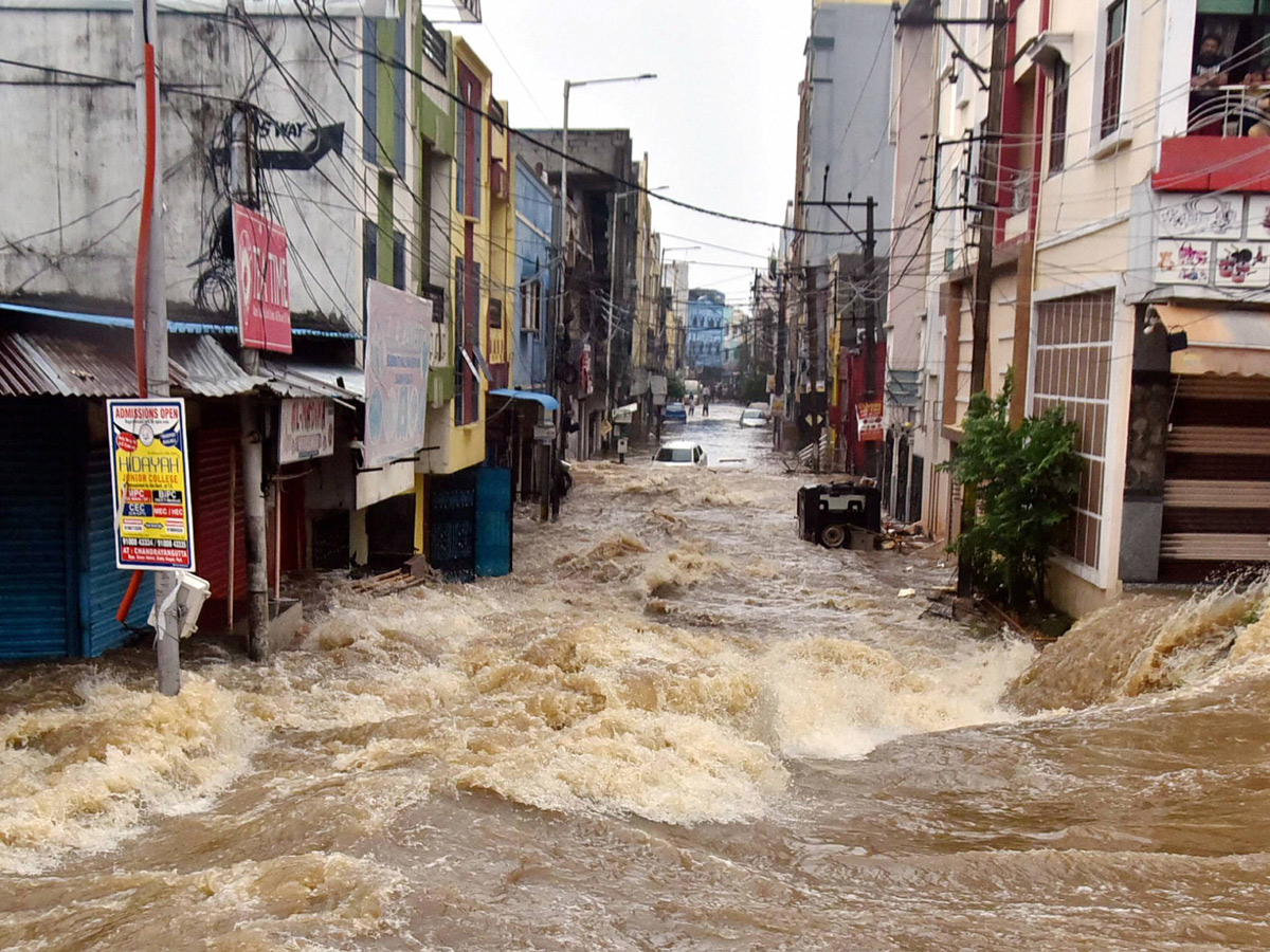 Heavy rains in Hyderabad Photos - Sakshi2