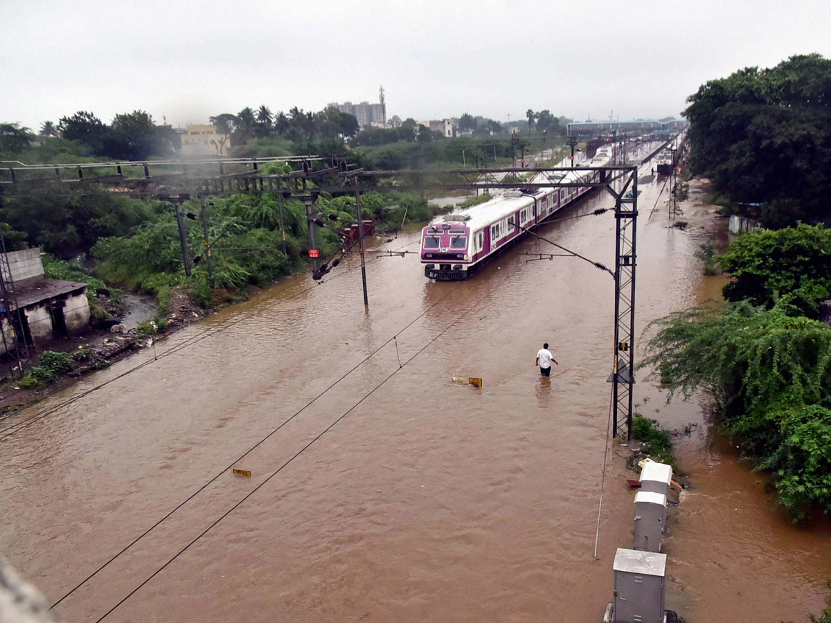 Heavy rains in Hyderabad Photos - Sakshi23