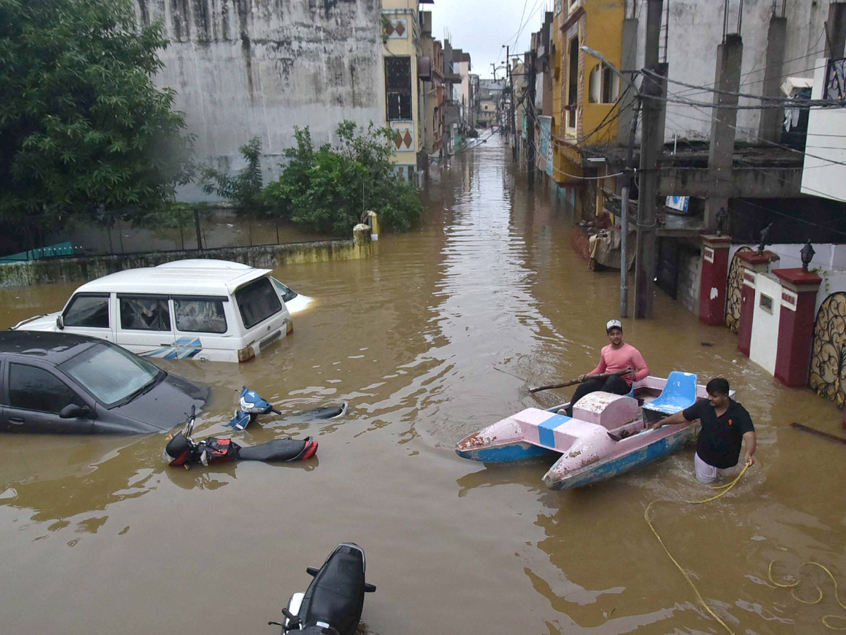 Heavy rains in Hyderabad Photos - Sakshi25