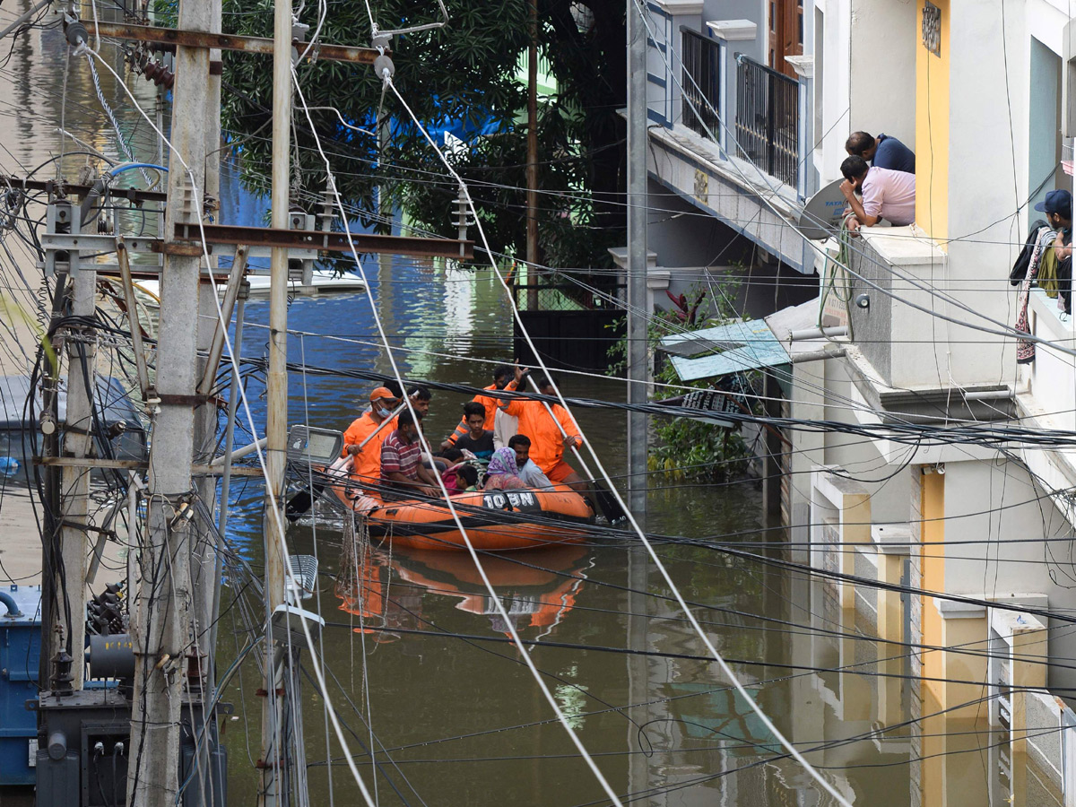 Heavy rains in Hyderabad Photos - Sakshi31