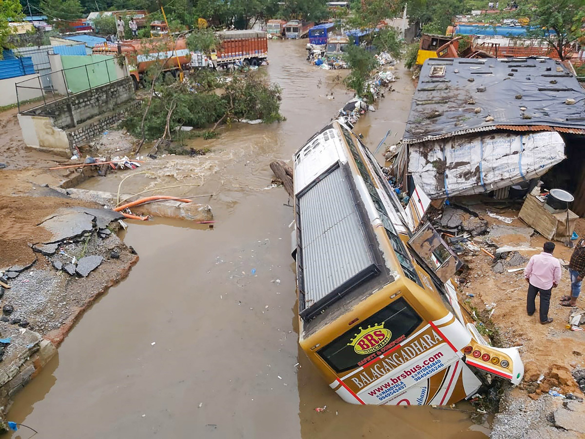 Heavy rains in Hyderabad Photos - Sakshi4