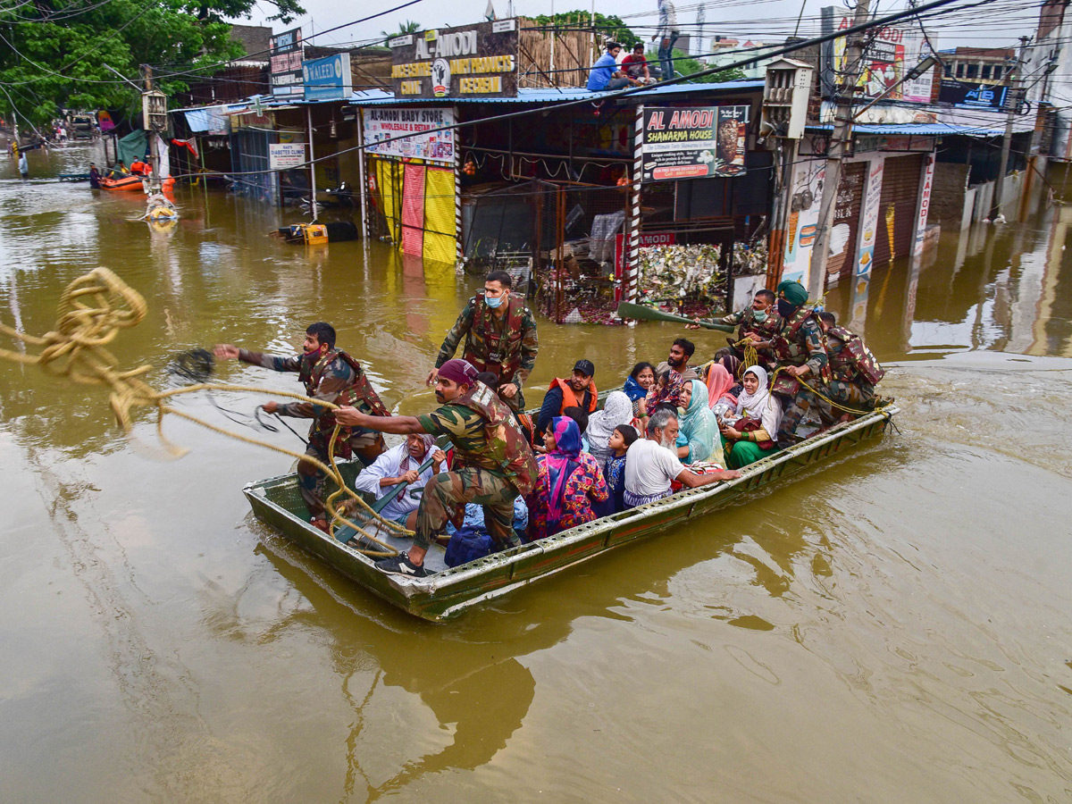 Heavy rains in Hyderabad Photos - Sakshi6