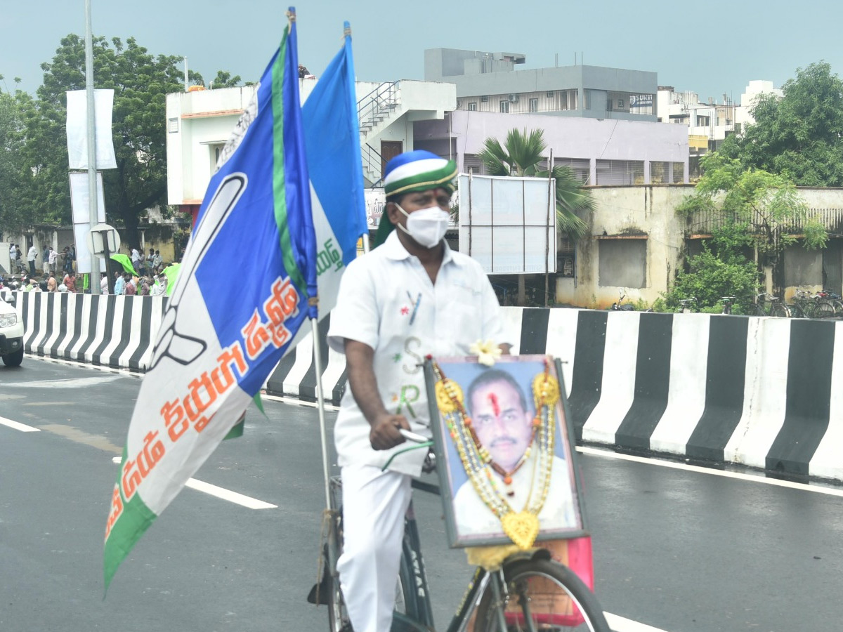 kanaka durga flyover begins - Sakshi10