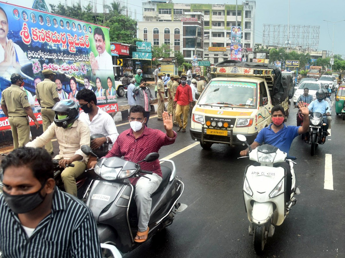 kanaka durga flyover begins - Sakshi11