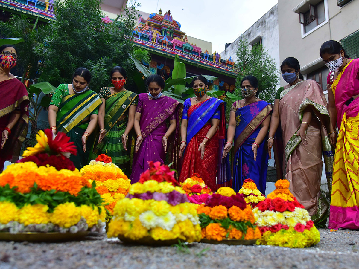 Bathukamma Festival Celebrations Kukatpally Photo Gallery - Sakshi11