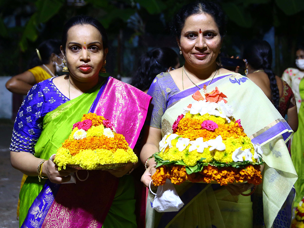 Bathukamma Festival Celebrations Kukatpally Photo Gallery - Sakshi4