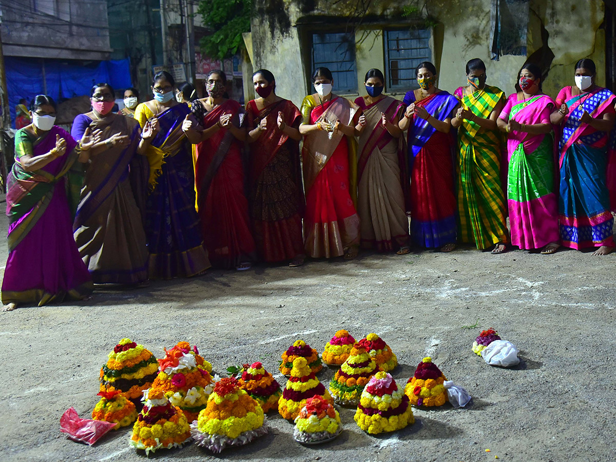 Bathukamma Festival Celebrations Kukatpally Photo Gallery - Sakshi7