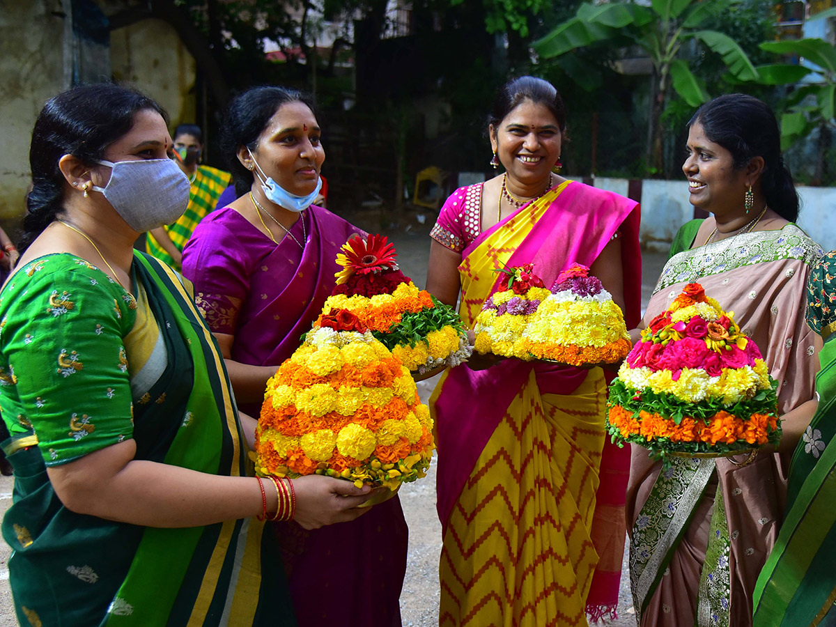 Bathukamma Festival Celebrations Kukatpally Photo Gallery - Sakshi9