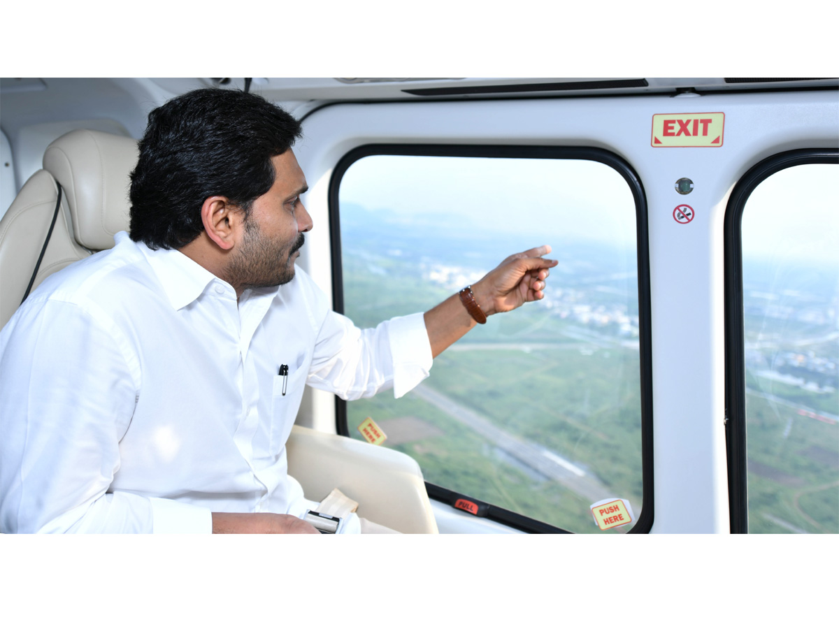 CM YS Jagan Aerial Survey in Flood Affected Areas Photo Gallery - Sakshi1