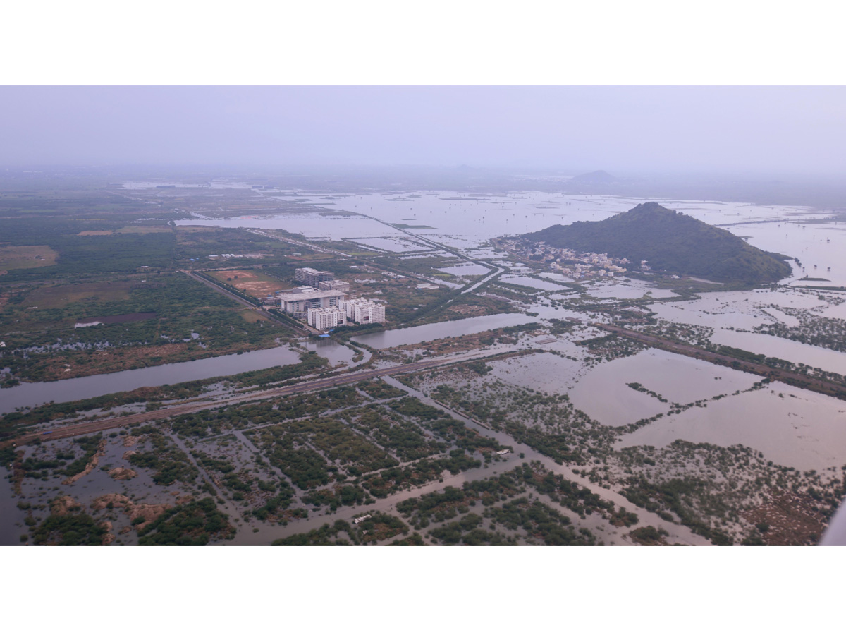 CM YS Jagan Aerial Survey in Flood Affected Areas Photo Gallery - Sakshi6