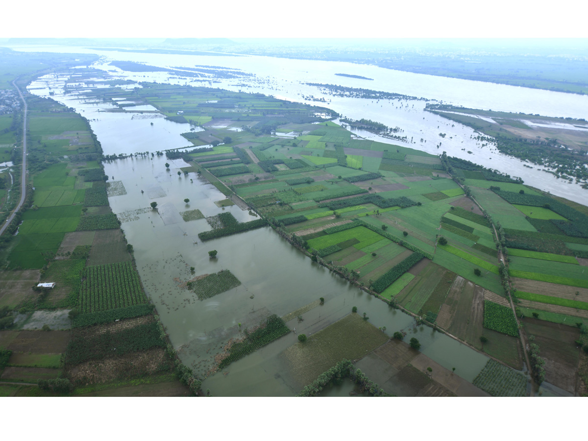 CM YS Jagan Aerial Survey in Flood Affected Areas Photo Gallery - Sakshi7