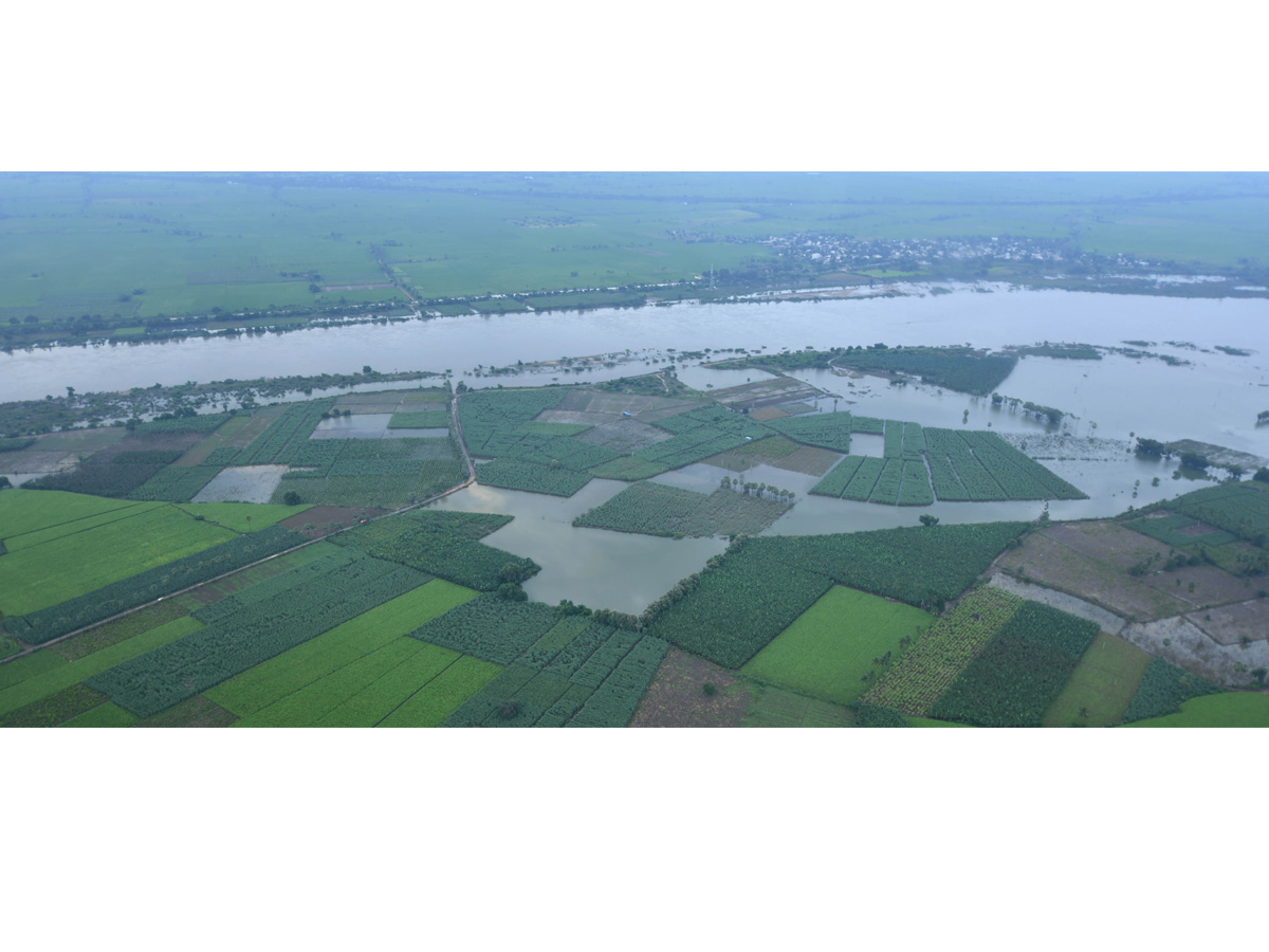 CM YS Jagan Aerial Survey in Flood Affected Areas Photo Gallery - Sakshi9