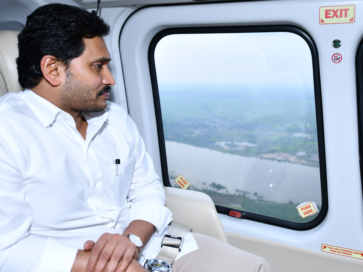 CM YS Jagan Aerial Survey in Flood Affected Areas Photo Gallery - Sakshi3