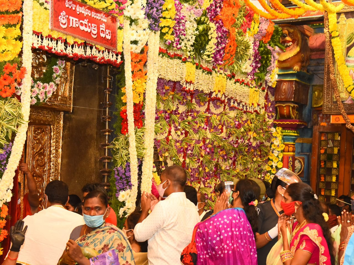 dussehra sharan navaratri festival in indrakiladri - Sakshi11