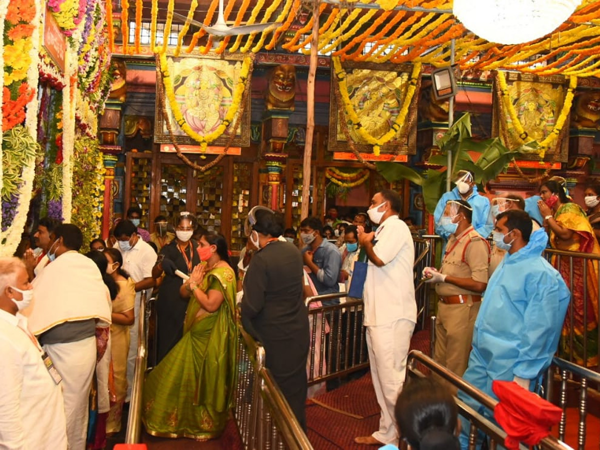 dussehra sharan navaratri festival in indrakiladri - Sakshi15