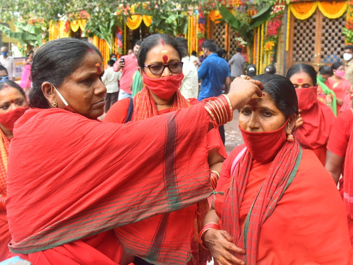 dussehra sharan navaratri festival in indrakiladri - Sakshi23