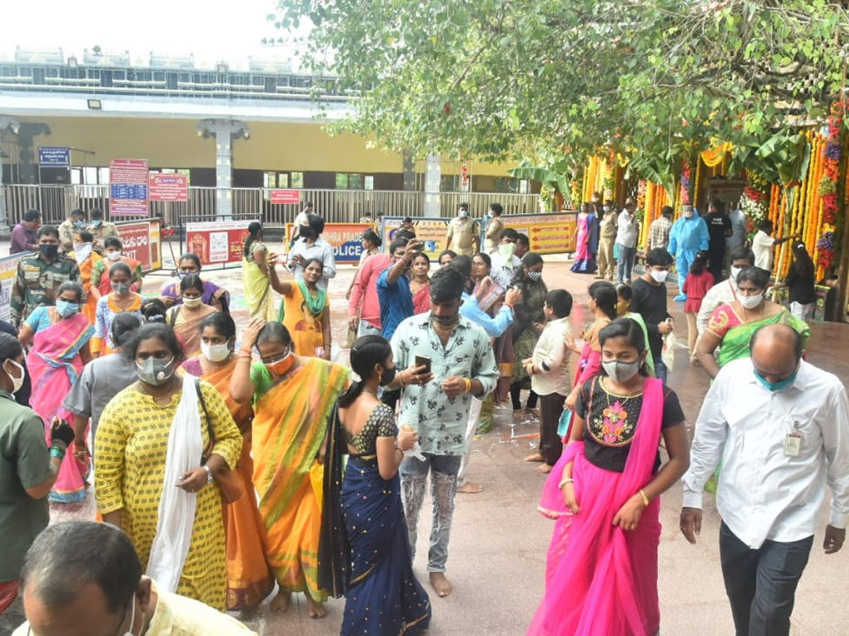 dussehra sharan navaratri festival in indrakiladri - Sakshi25