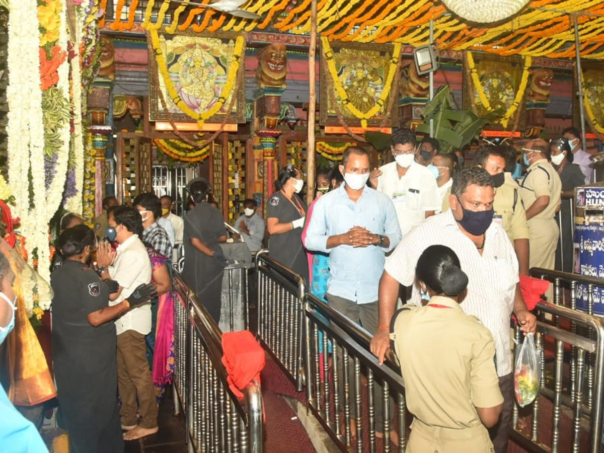 dussehra sharan navaratri festival in indrakiladri - Sakshi26