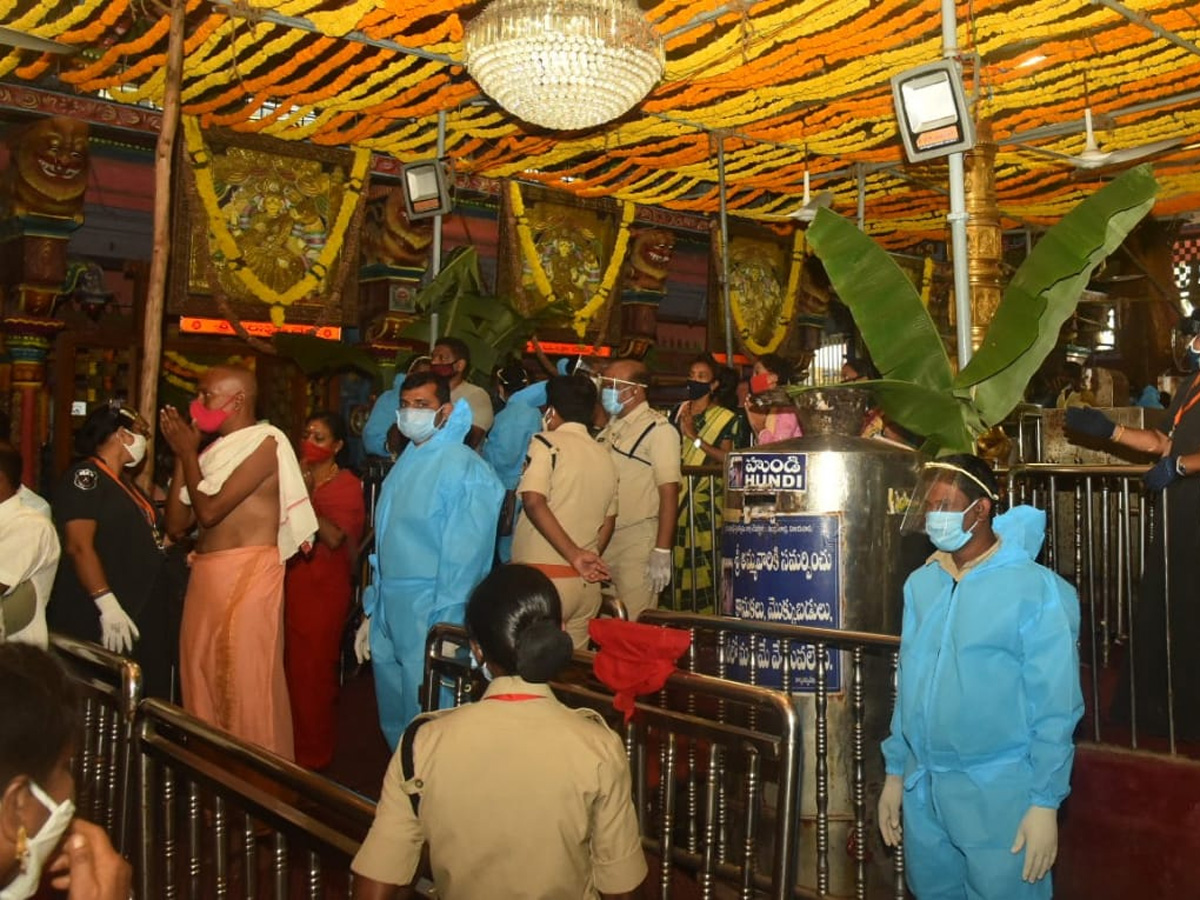 dussehra sharan navaratri festival in indrakiladri - Sakshi27