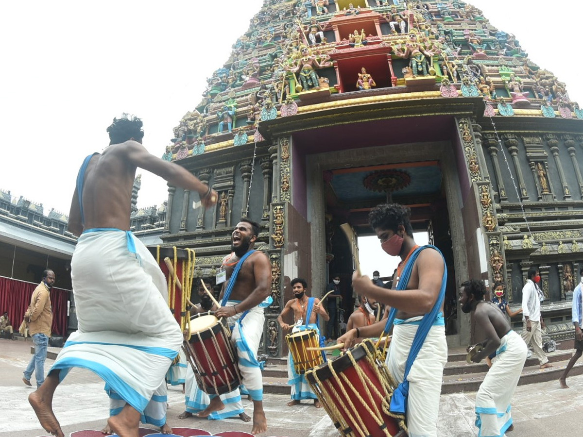 dussehra sharan navaratri festival in indrakiladri - Sakshi6