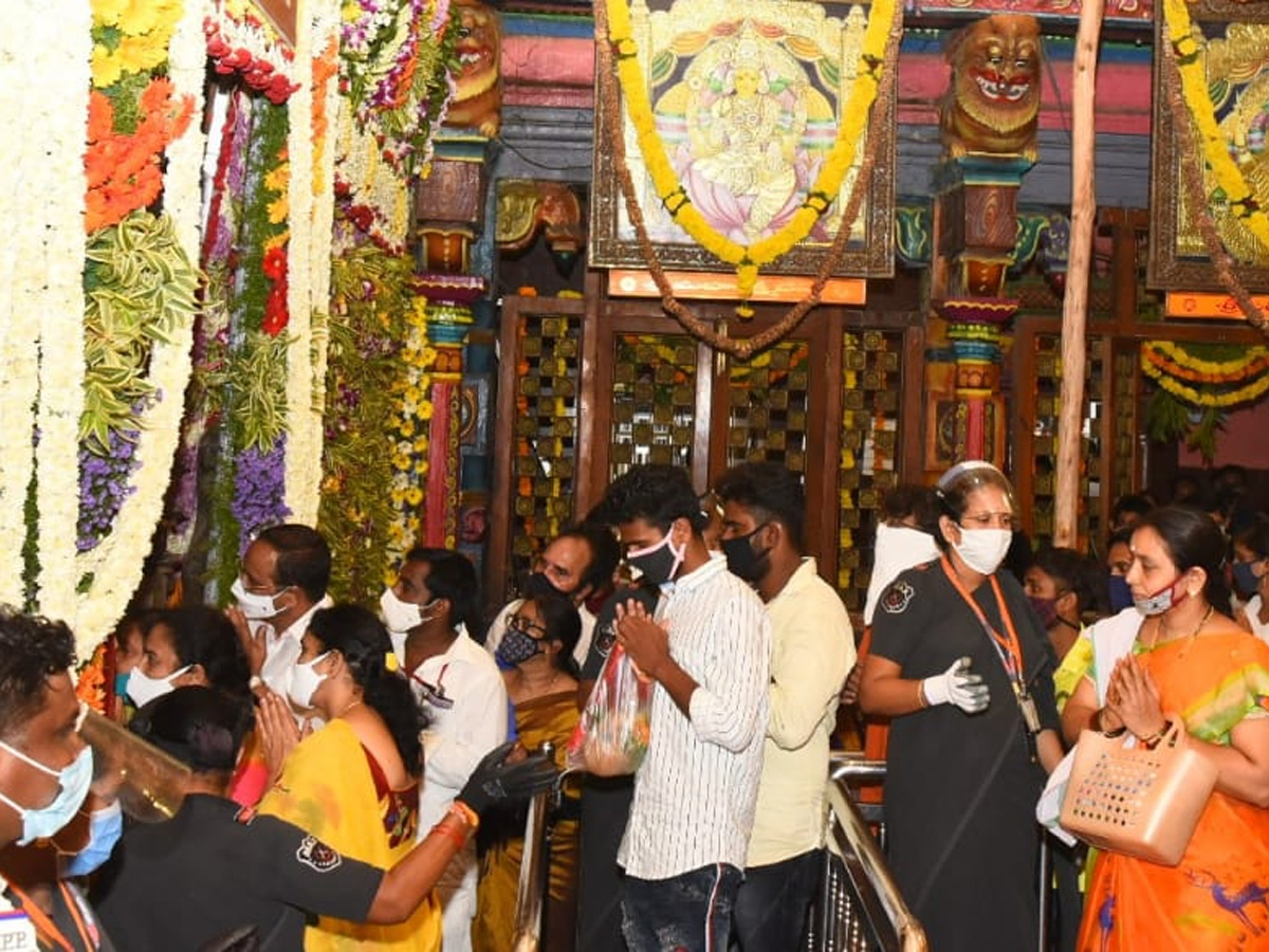 dussehra sharan navaratri festival in indrakiladri - Sakshi8