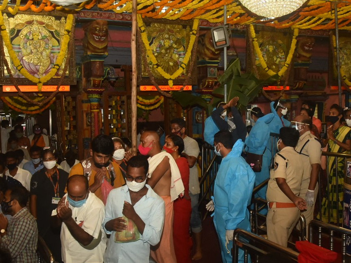 dussehra sharan navaratri festival in indrakiladri - Sakshi9